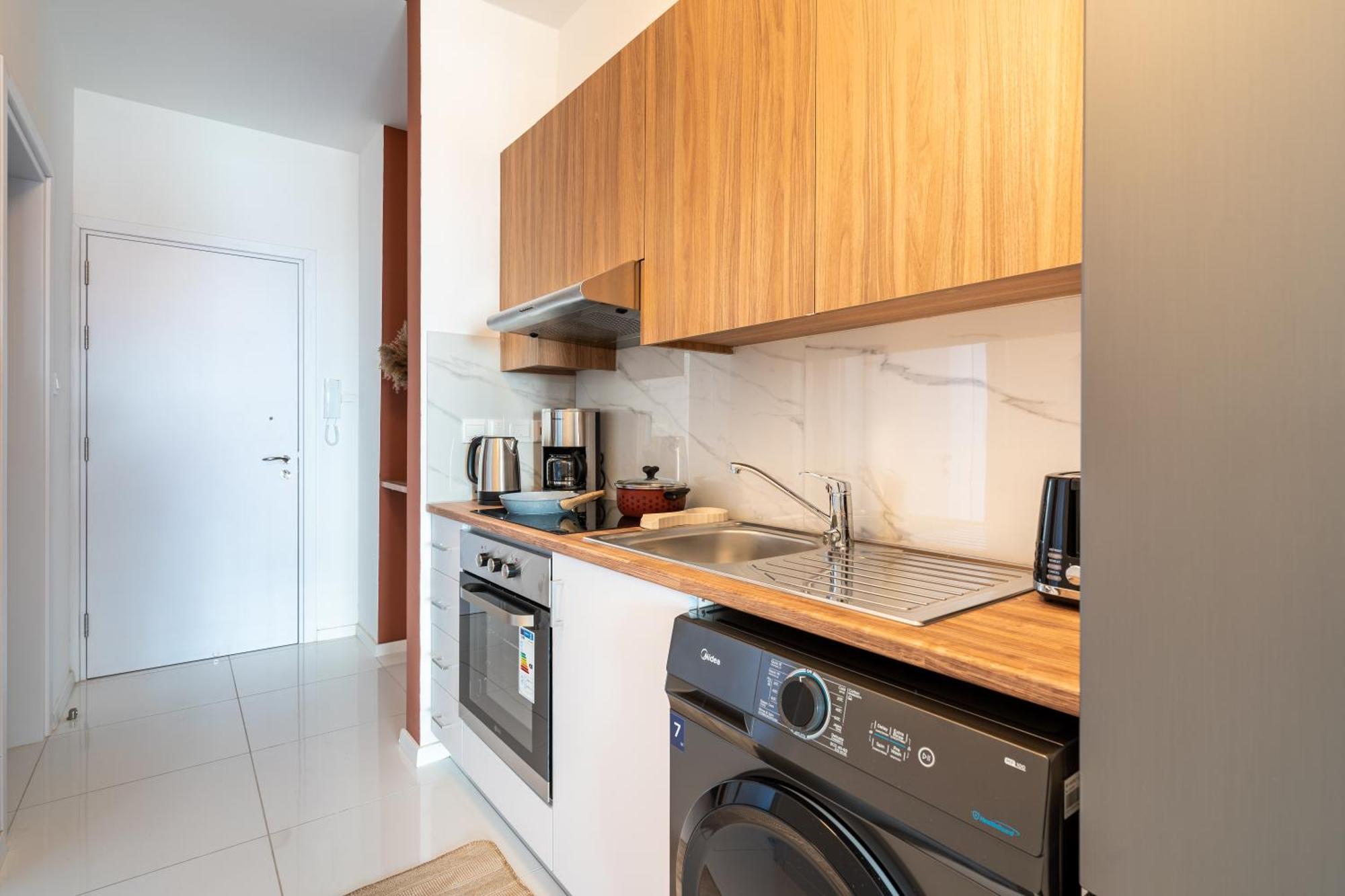 Arion 1-Bedroom Apartment In Larnaca Esterno foto