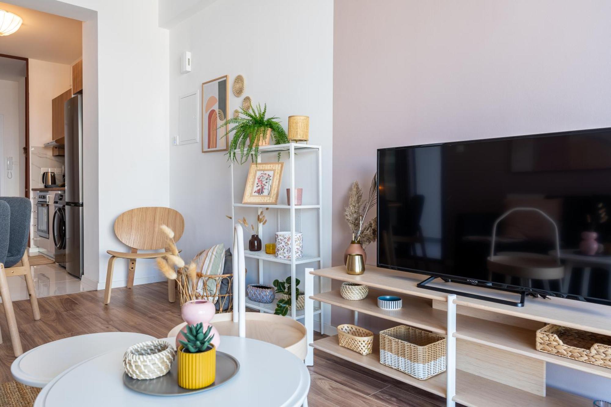 Arion 1-Bedroom Apartment In Larnaca Esterno foto